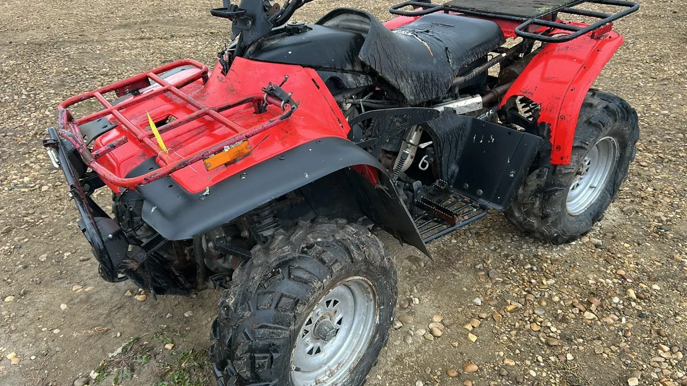 2000 Artic Cat 400 Quad 4x4 For Parts (P10-R1-S494)