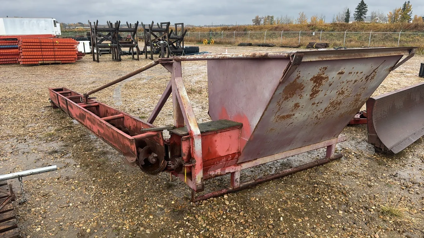 Tractor Utility Grain or Shavings Bucket (P10-R8-E-S2339)