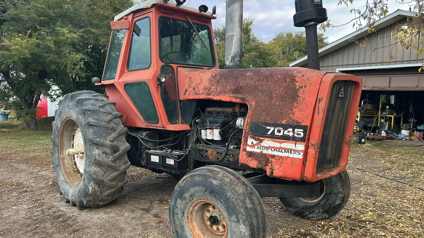 Allis Chalmers 7045 Tractor, Turns Over but Wont Start, Located Offsite 10min SW of Barrhead Contact 780-305-8305, Seller Can Help Load (OS-S1896)