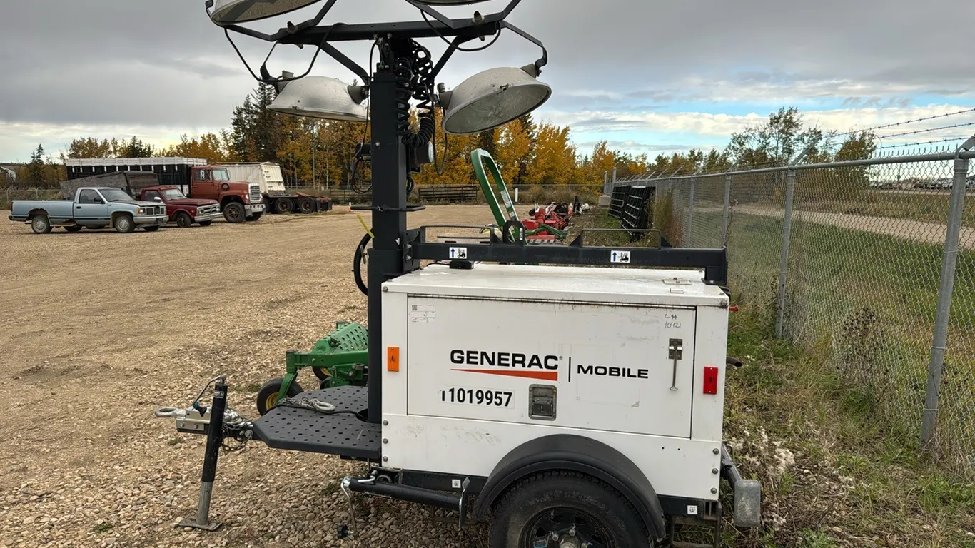 Generac Light Tower, 6kw, Engine Runs but it Has a Knock, Generates Power & Lights Work (P10-R1-S225)
