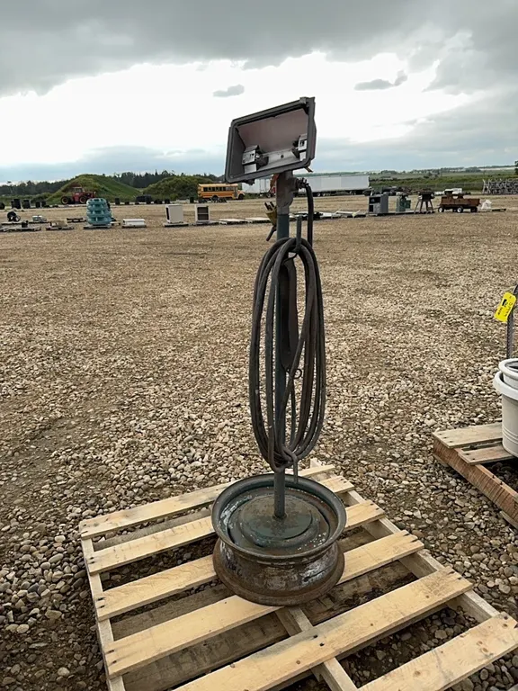 Light Stand (P10-R6-E-S1999)