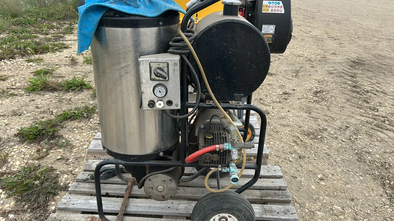 Tuff Hotsy, Works but Heat Element Needs Replaced *Manual in PA Office (P10-R1-S2338)
