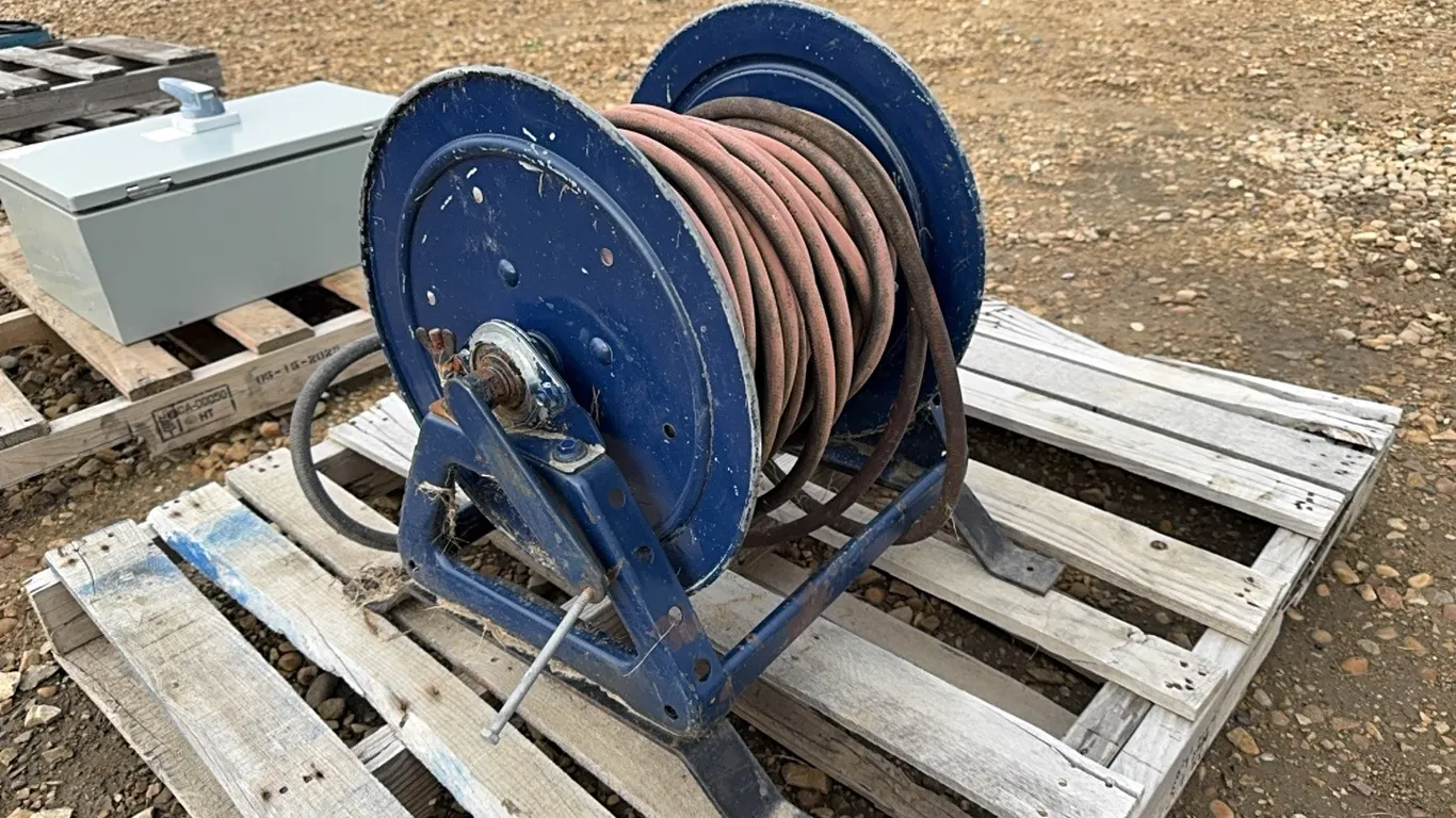 Air Hose on Reel (P10-R7-W-S785)