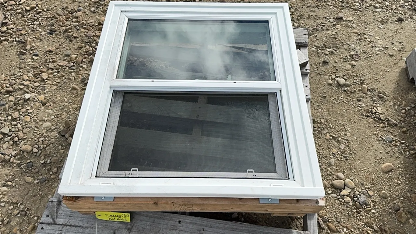 New Dual Pane Window, Outer Measurement 33"w x 36"h x 6"J (P10-R7-E-S1448)