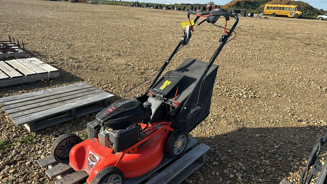 Ariens Razor Lawn Mower, Marked 3 (P10-R7-W-S2042)