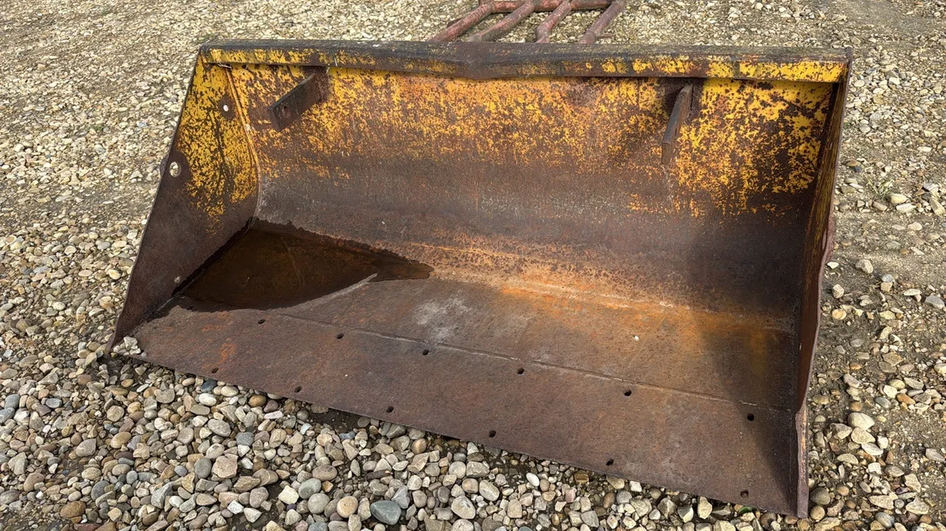 Yellow Tractor Bucket (P10-R7-E-S673)