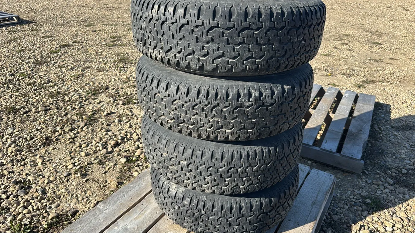 Set of 4 Rims & Tires, All Season 235/75 R15 (P10-R10-S1276)