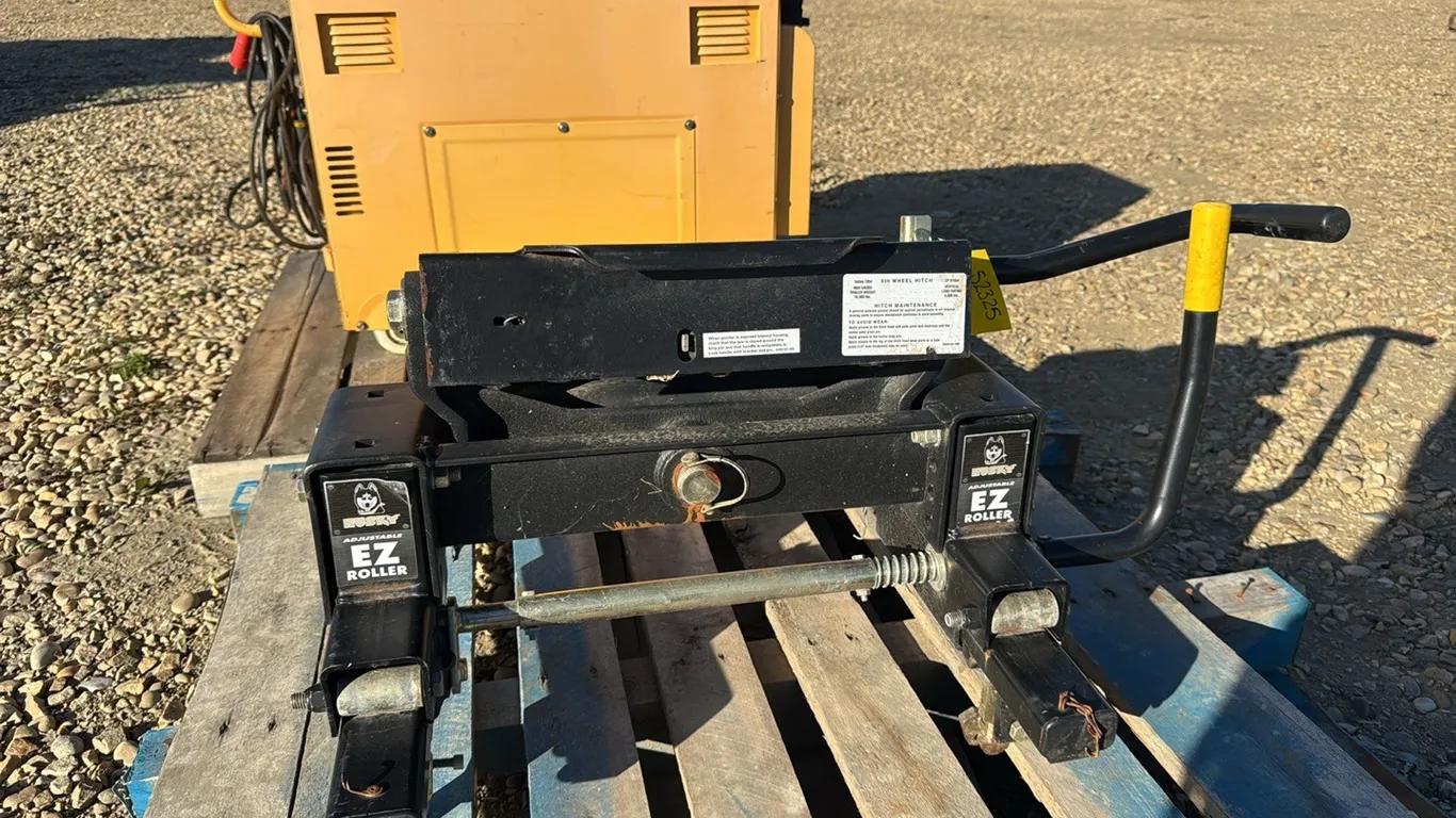 Husky 16k EZ Roller 5th Wheel Hitch (P10-R6-W-S2325)