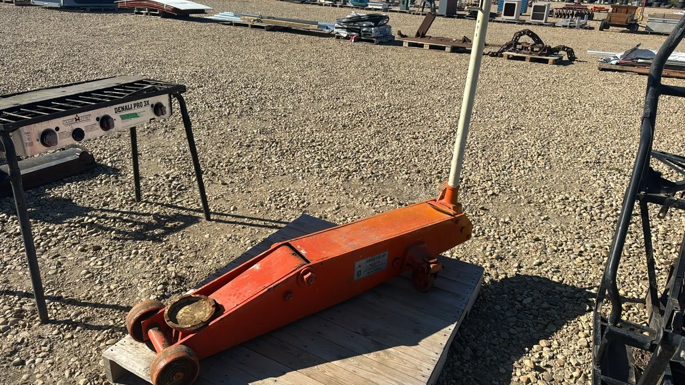 10 Ton Floor Jack (P10-R6-E-S1986)