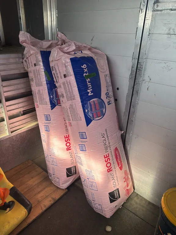 2 Bundles of Pink 2 x 6 R20 Insulation (P10-HT-S2328)