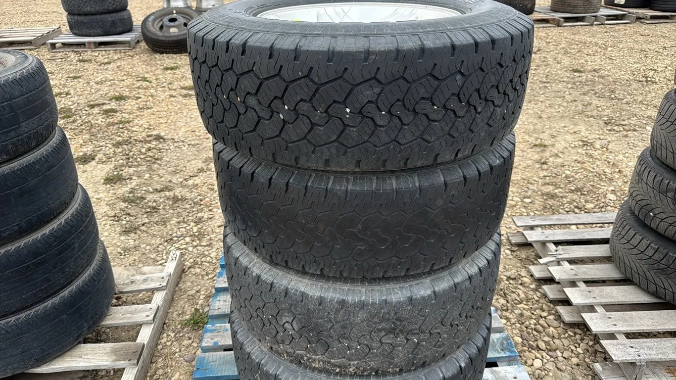 4 Qty Tires 265/70R17 on Rims off 2011 Dodge Ram (P10-R10-E-S2328)