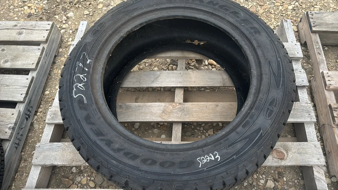 1 Qty Goodyear Wrangler Tire 275/55/R20 (P10-R10-W-S2273)