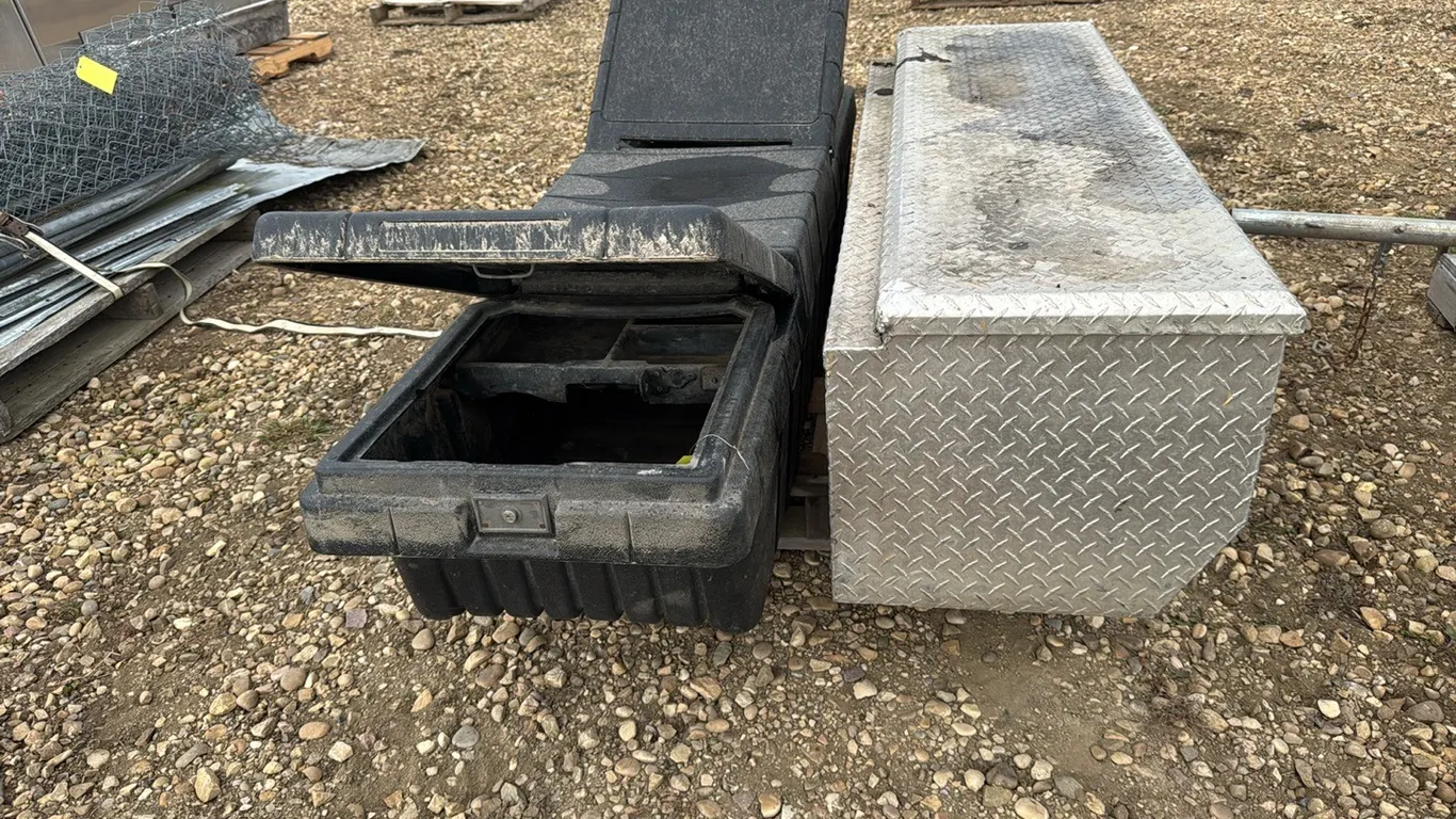 2 Tool Boxes (P10-R8-E-S2335)
