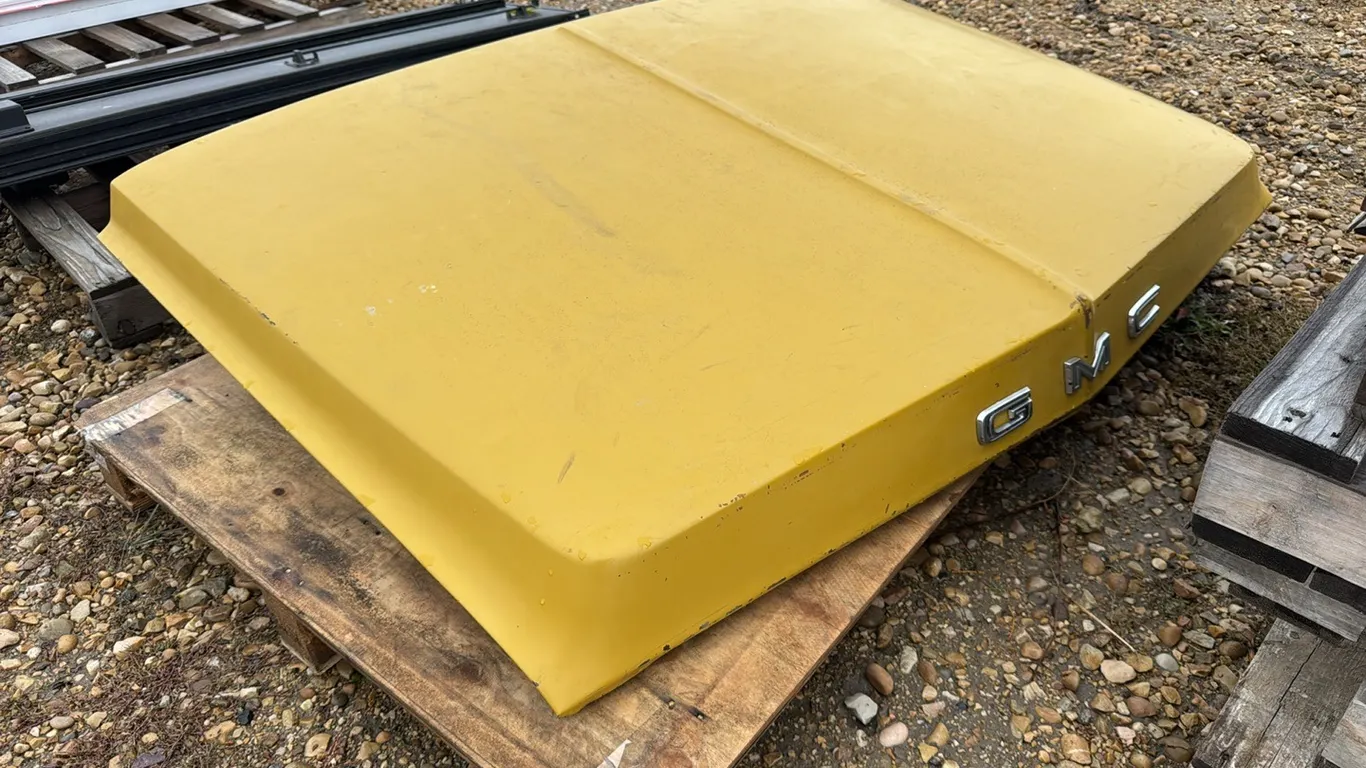 1972 GMC Hood (P10-R8-W-S2349)