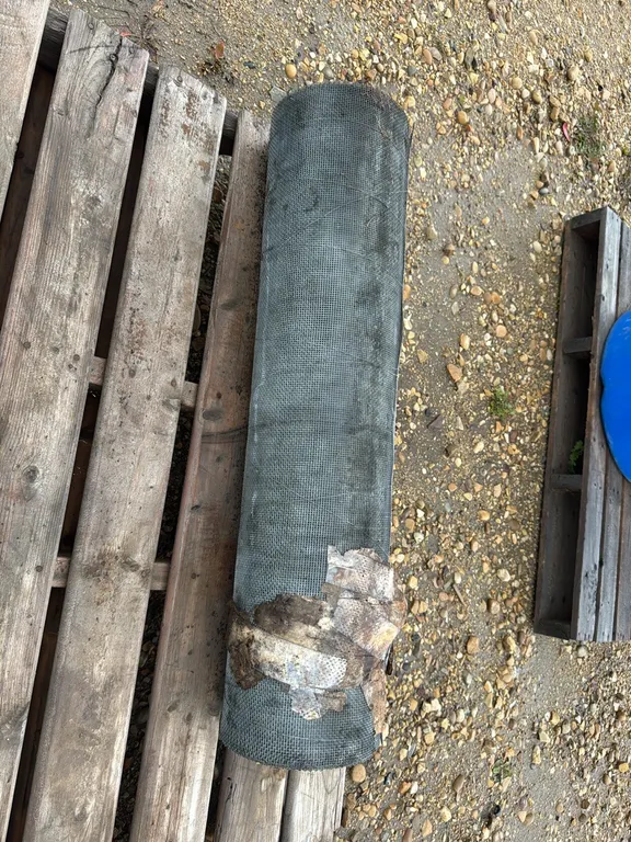 1 Qty Roll of Galvanized 14 Gauge 1" x1" Mesh Wire 3' x 100', Marked B (P10-R7-S1536)