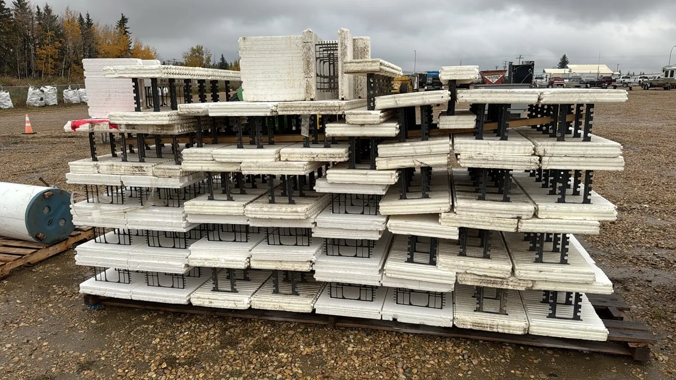 8’’ ICF Foundation Blocks 37pc Standard 3pc Corners, Lot# 2 (P10-R5-W-S1148)