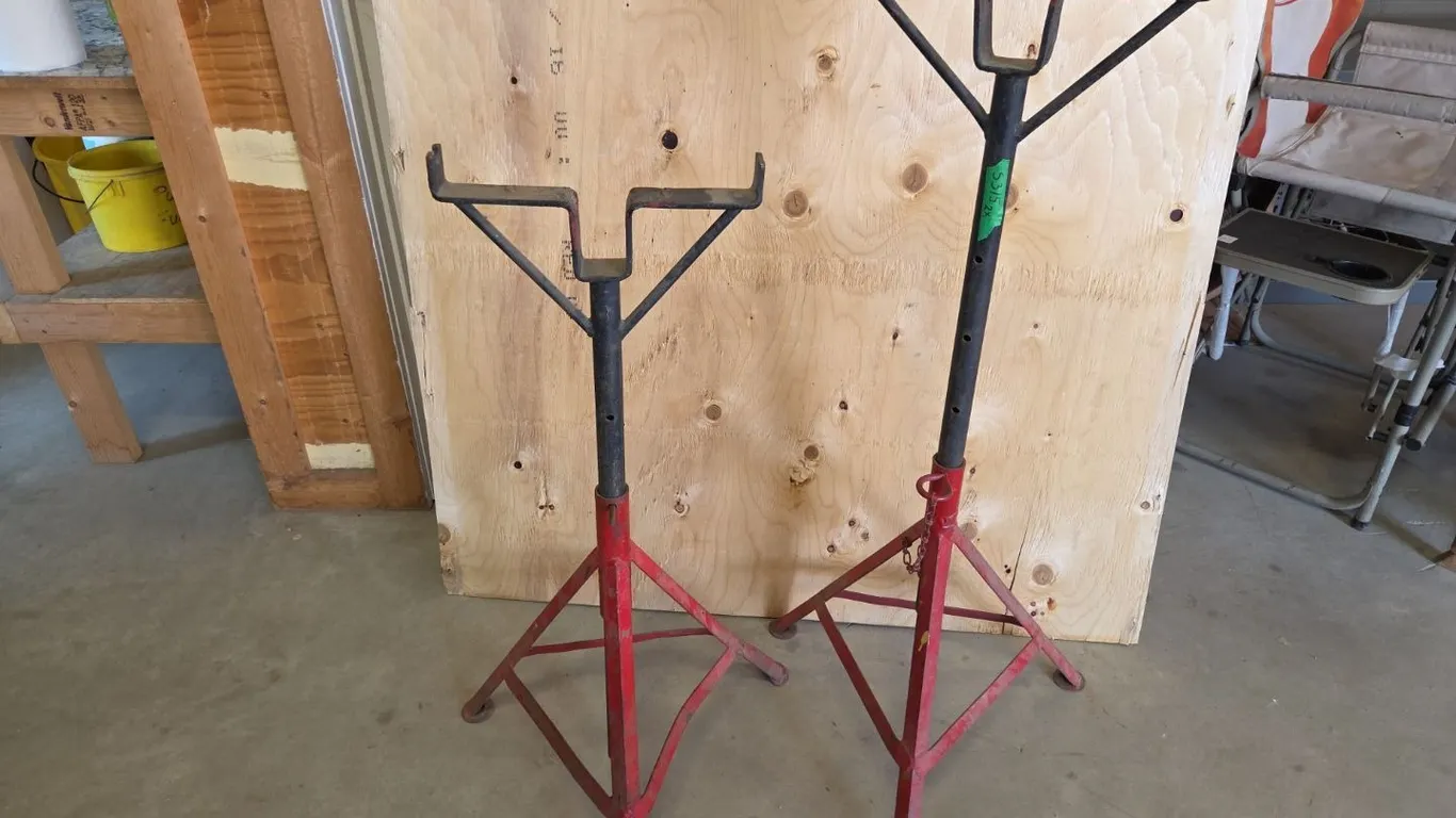 Pair of Heavy Duty Adjustable Pipe Stands (P9-FL-S315)