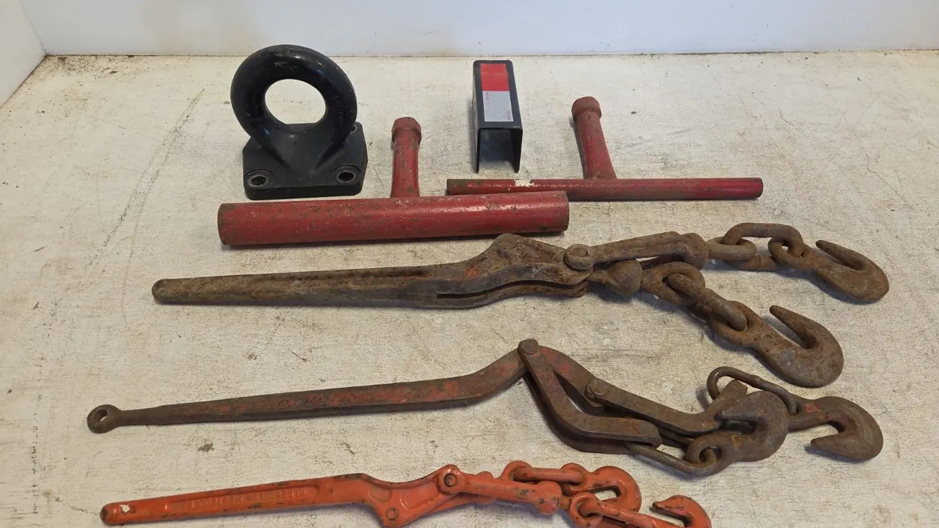 3 Chain Boomers, Heavy Duty Buyers Pintle Hitch Ring, Lugnut Wrenches (P9-Out-J-S315)