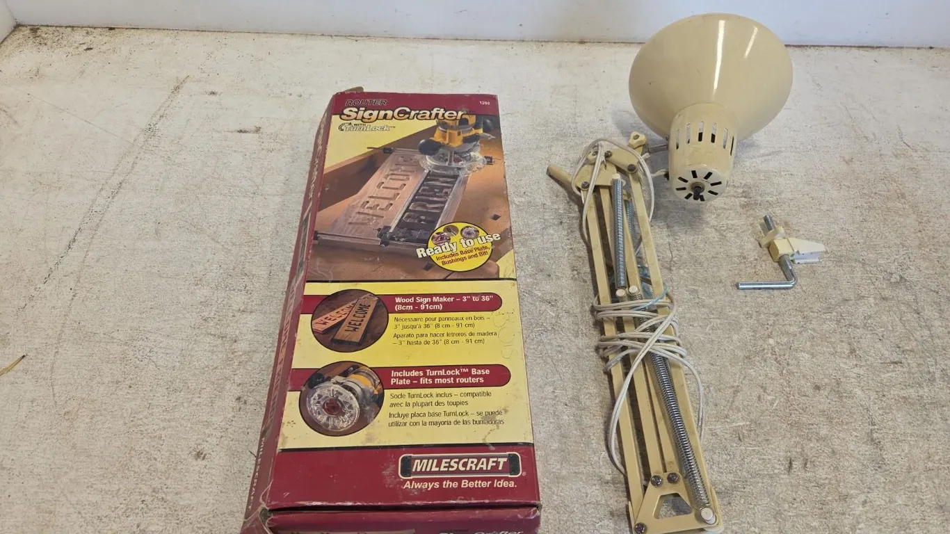Sign Crafter for Router ( router not included), Work Light (P9-E-S315)