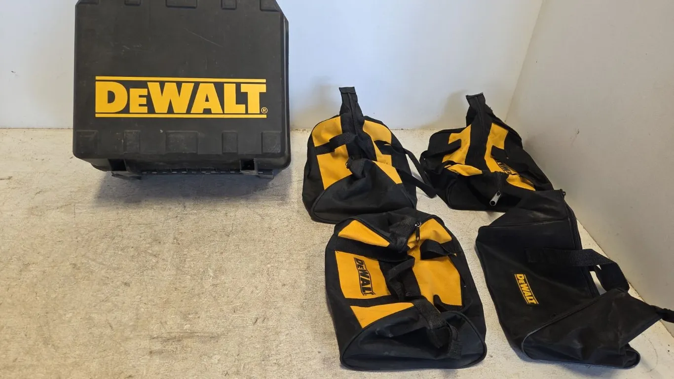 Empty Dewalt Case and 4 Empty Dewalt Tool Bags (P9-E-S315)