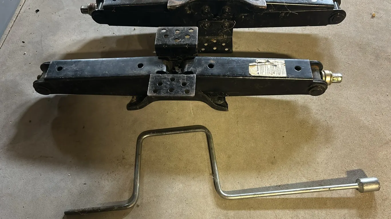 Trailer Stabilizer Jacks (P9-Q-S275)