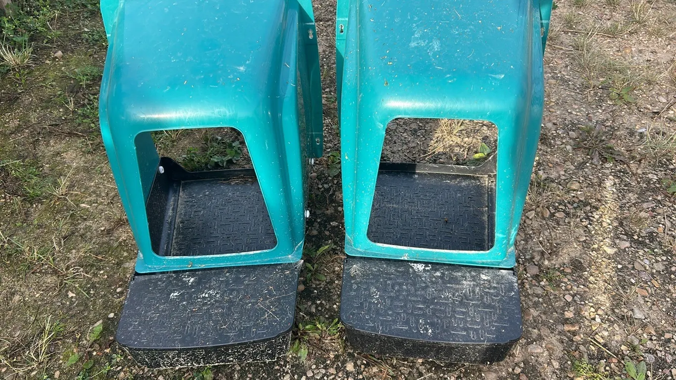2 Single Green Layer Boxes (P9-Out-J-S275)