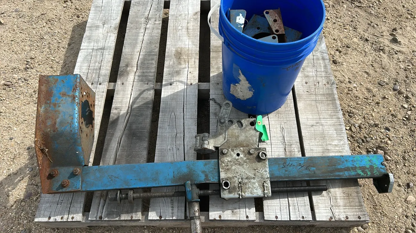 Strut Spring Compressor with Pail of Attachments, Item 76 (P9-Out-M-S11)