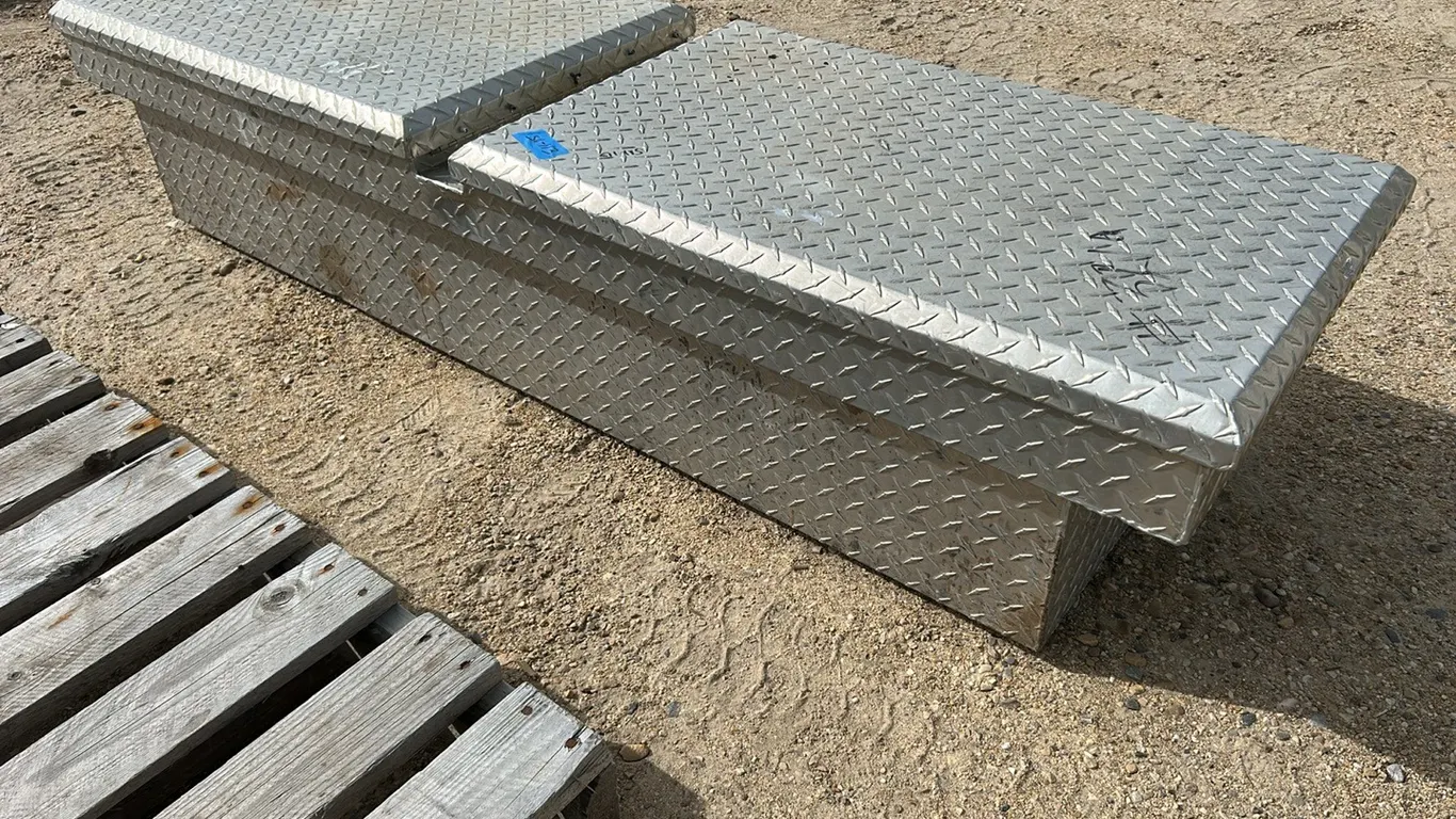 Aluminum Truck Bed Toolbox, Item 113 (P9-Out-N-S11)