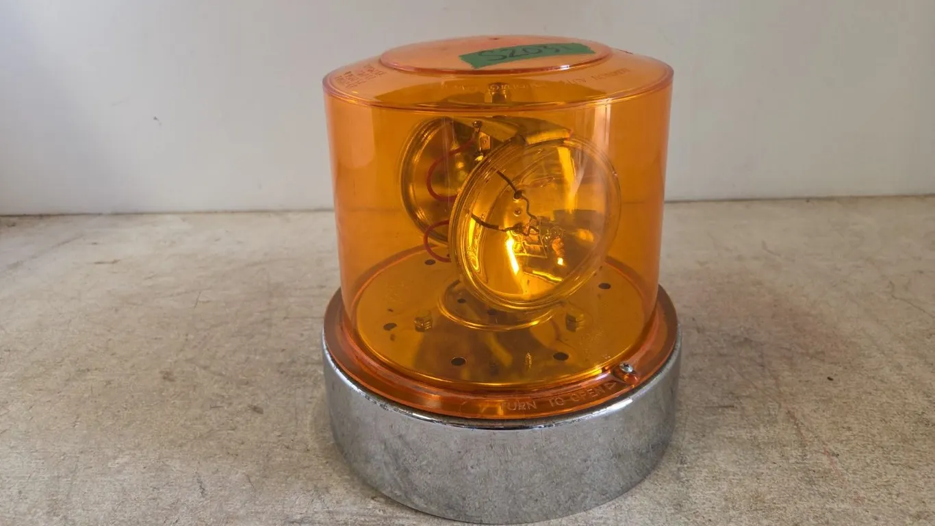 New Beacon w/ Hardware, Marked 8 (P9-Y-S2031)