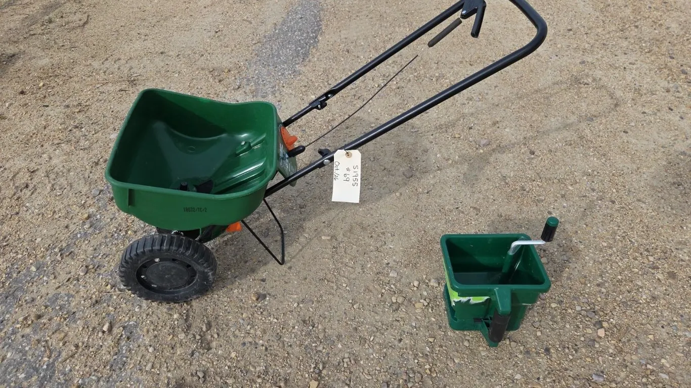 Scotts Turf Builder Wheeled Fertilizer Spreader & Handheld Fertilizer Spreader (P9-Out-L-S1955)