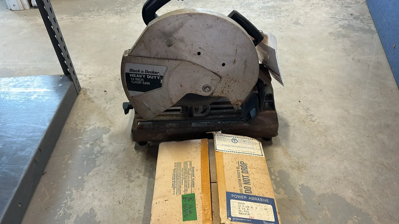 Black & Decker Chop Saw w/Extra Blades, Item 71 (P9-C-S1955)