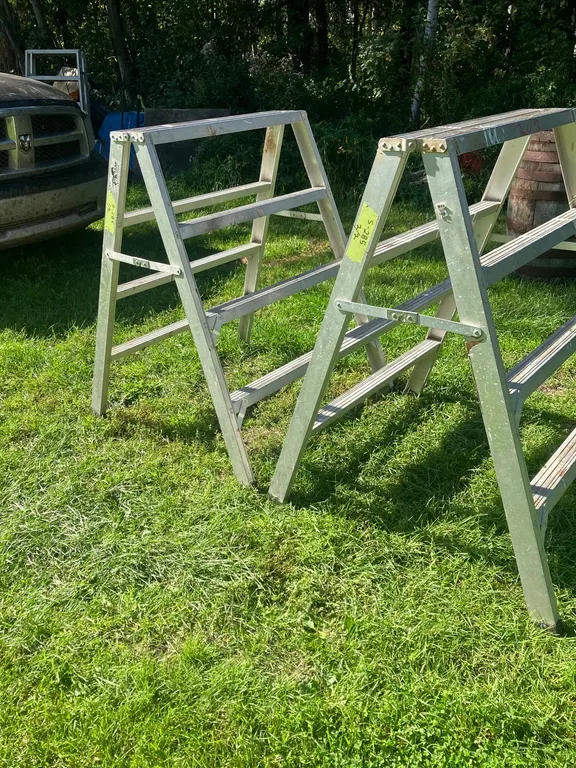 2 Sturdy Aluminum Saw Horses 4’ (P9-Out-F-S285)