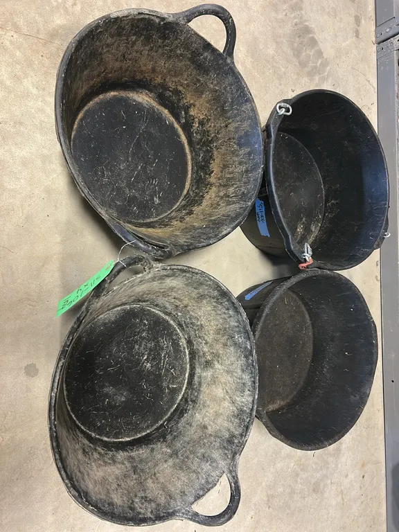 4 Heavy Duty Rubber Livestock Feed Tub, Package of 4 x Bid Price, *BID PRICE IS PER TUB*, Marked 106 (P9-K-S11)