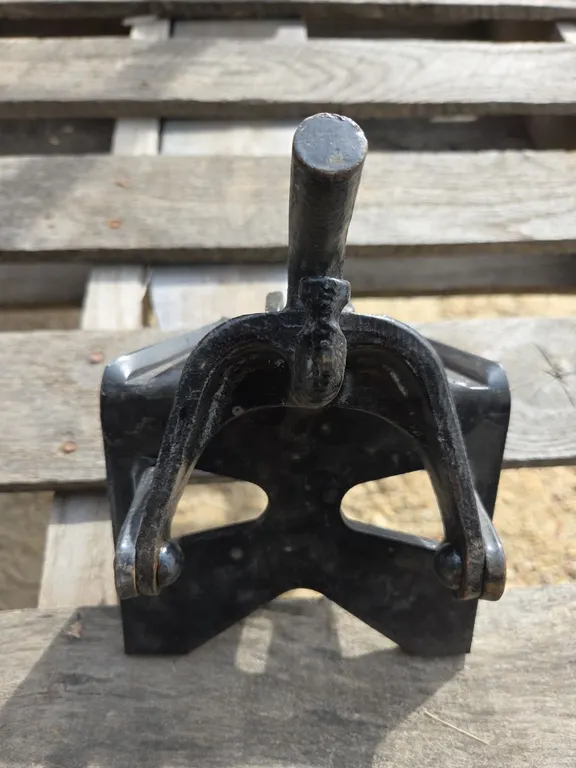 8 @ Equilizer Hitch Brackets (P9-Out-S2304)