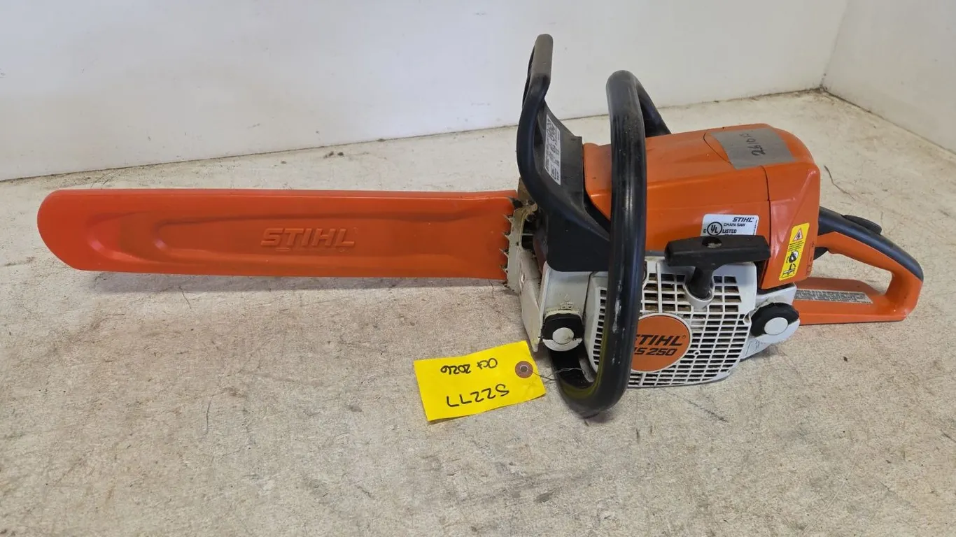 Stihl MS 250 Chainsaw (P9-C-S2277)