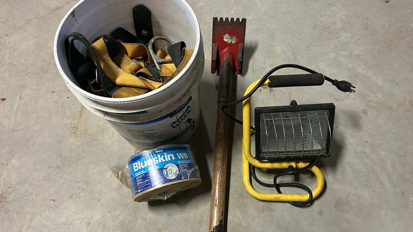 Roofing Gear, Harness, Working Lamp (P9-R-S1094)