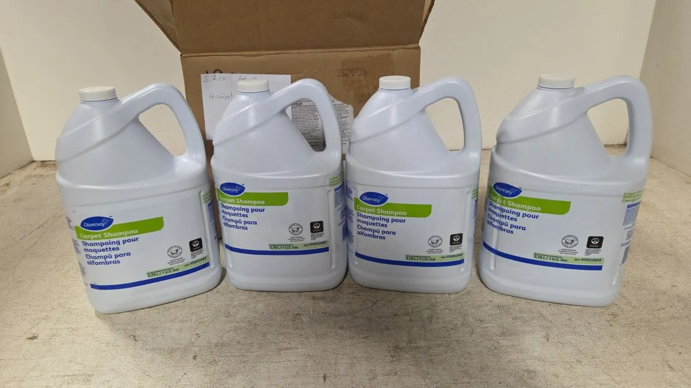 1 Case of 4 Carpet Shampoo, Commercial Quality, Marked 4 (P9-V-S215)