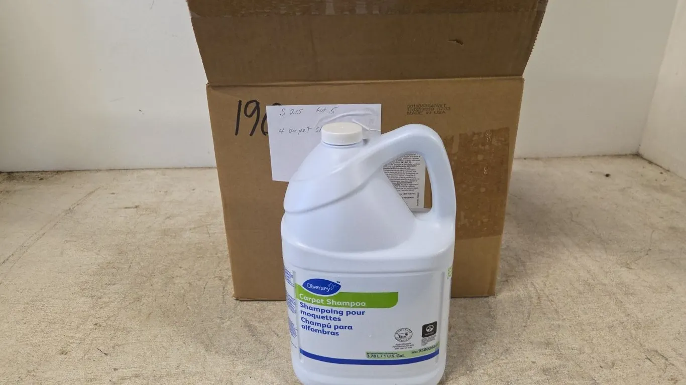 1 Case of 4 Carpet Shampoo, Commercial Quality, Marked 5 (P9-S-S215)