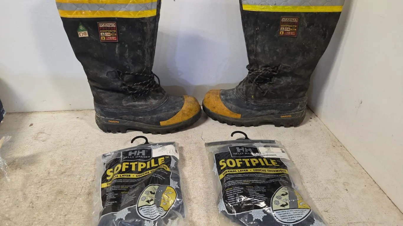 1 Pair Dakota Winter Boots, 2 Pairs of Helly Hansen Liners, Marked 20 (P9-A1-S215)