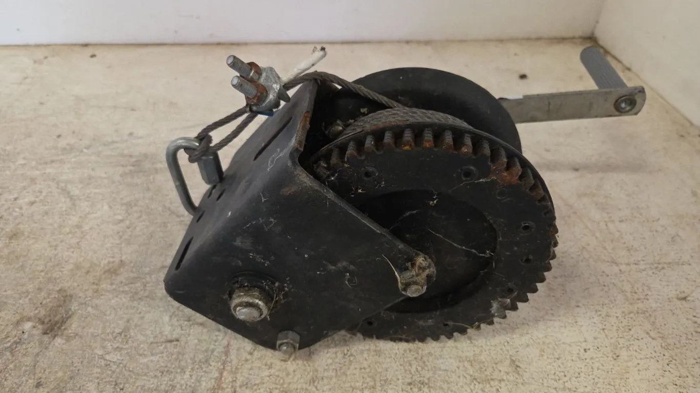 Hand Winch, Marked 27 (P9-Z-S215)