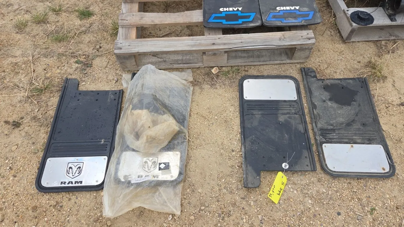 Assorted Mud Flaps (P9-Out-C-S299)
