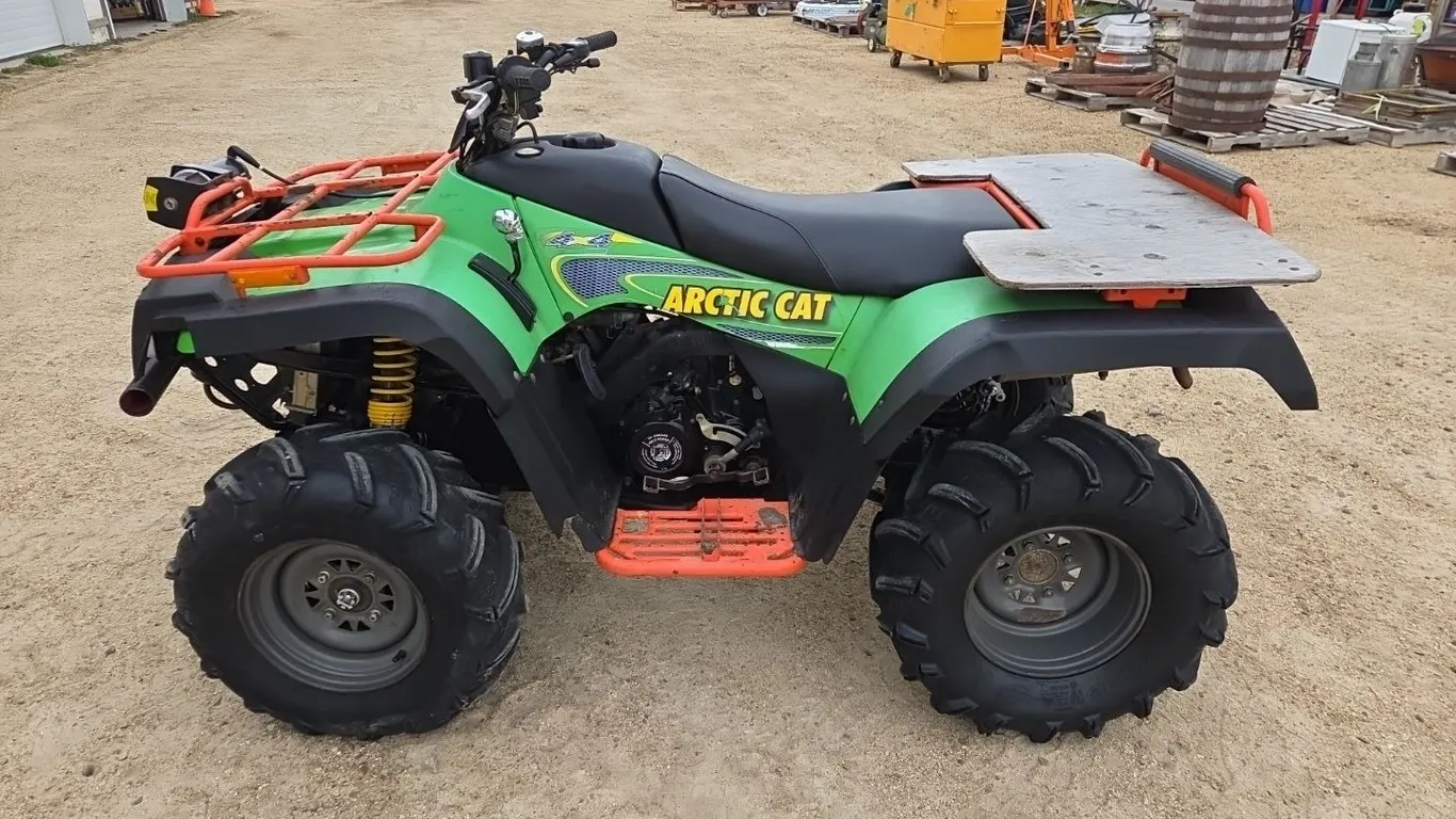 2002 Arctic Cat 500 ATV Quad, ?km, Green, *VIN 4UF02ATV727207745 (P9-Out-S2353)