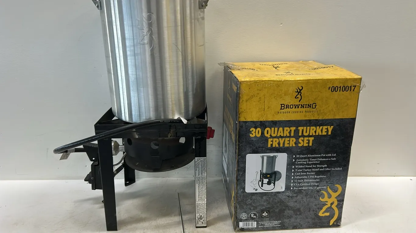 Browning 30 Quart Propane Turkey Fryer Set, Item #28 (P2-SWT1-S2107)