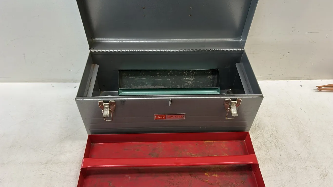 Grey Metal Tool Box (P2-SWT1-S2095)