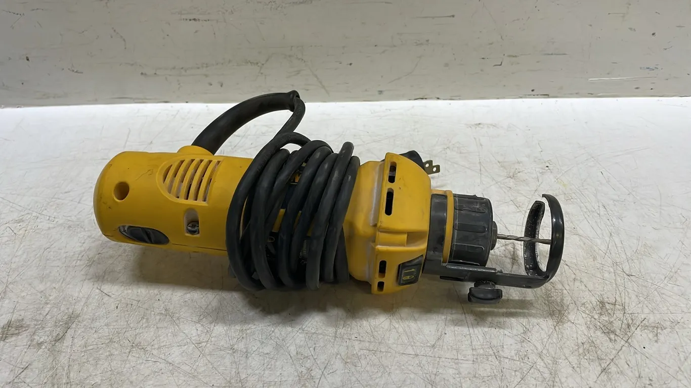 DeWalt Drywall Cutout Tool (P2-NWT3-S387)