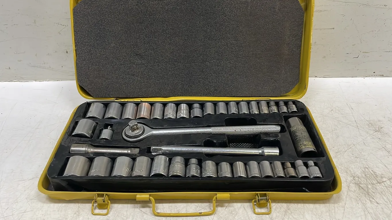Socket Set, Metric & ST, 1/4 - 3/8 Drive, Marked #13 (P2-EWT1-S39)