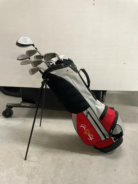 John Daily Left Handed Golf Clubs with Bag, Lot 2 (P3-R2FL-S2272)
