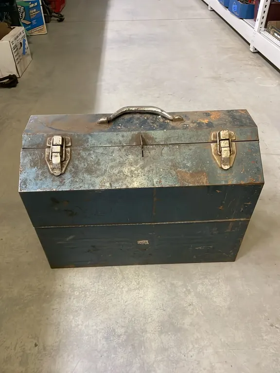 Large Metal Tool Box, Blue (P3-WWT1-S582)