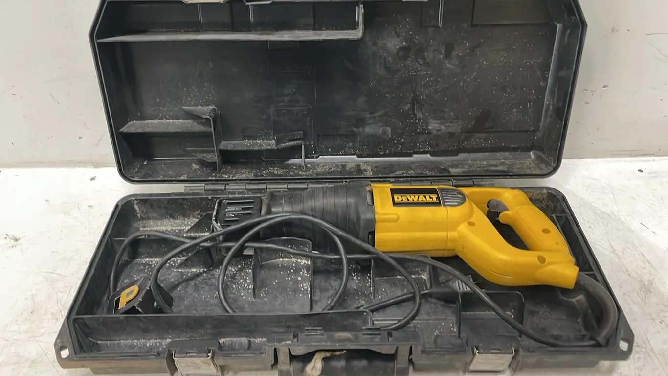 DeWalt Reciprocating Saw In Case (P3-WWS5-S582)