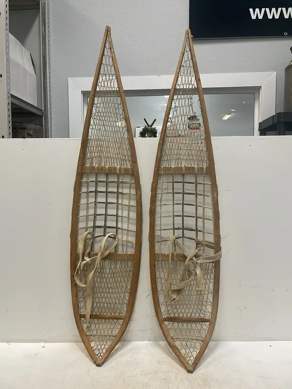Vintage Snowshoes (P3-SWFL-S2270)